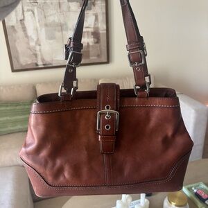 Y2K This item is a brown leather Coach Hamptons hobo shoulder bag